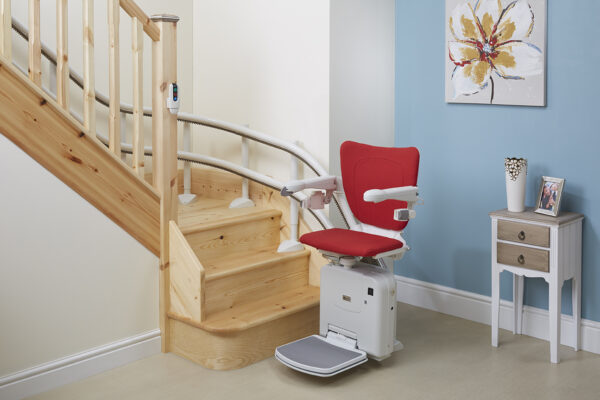 handicare-2000-curved-stairlift
