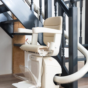 handicare-freecurve-curved-stairlift