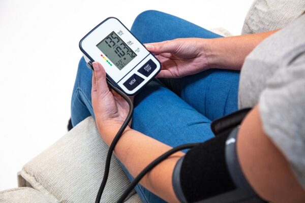 Upper-Arm-Blood-Pressure-Monitor-uk