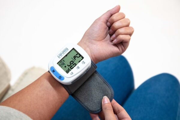 Wrist-Blood-Pressure-Monitor-uk